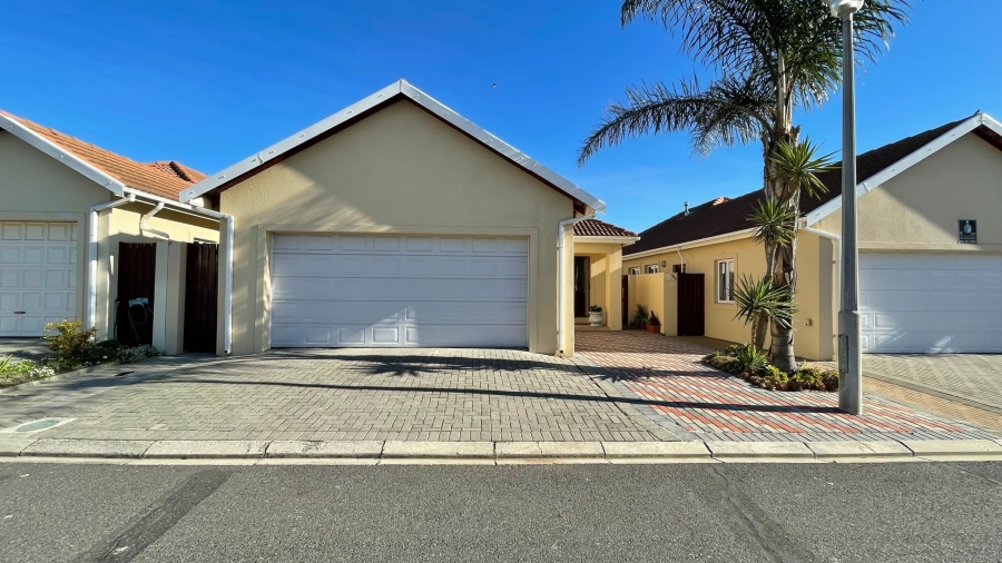 2 Bedroom Property for Sale in Strand South Western Cape